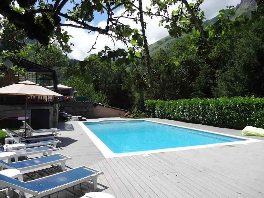 Le Chalet 102. 3 Chambres. Terrasse. Parking. Wifi Cauterets France